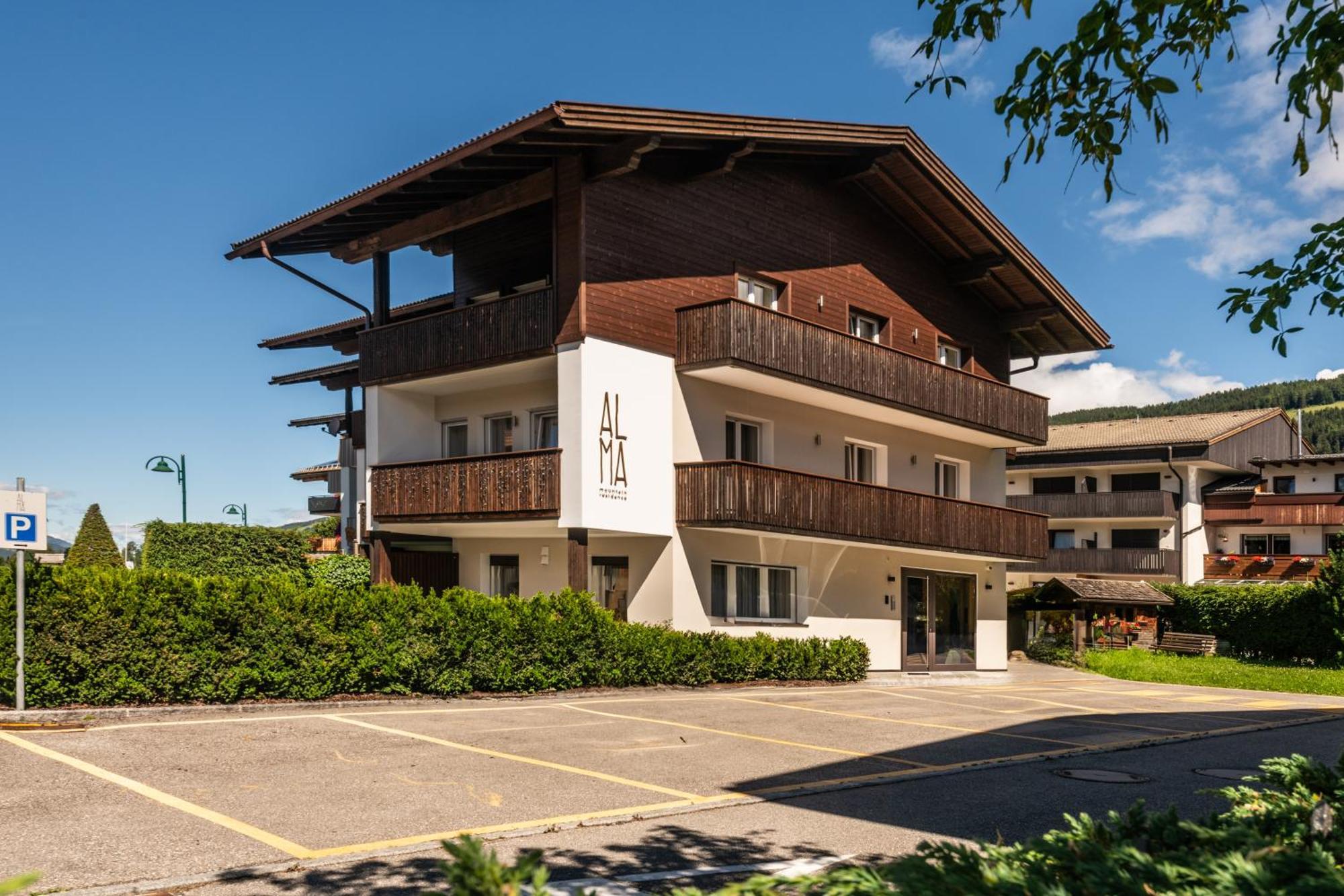 Alma Mountain Residence Dobbiaco Exterior photo