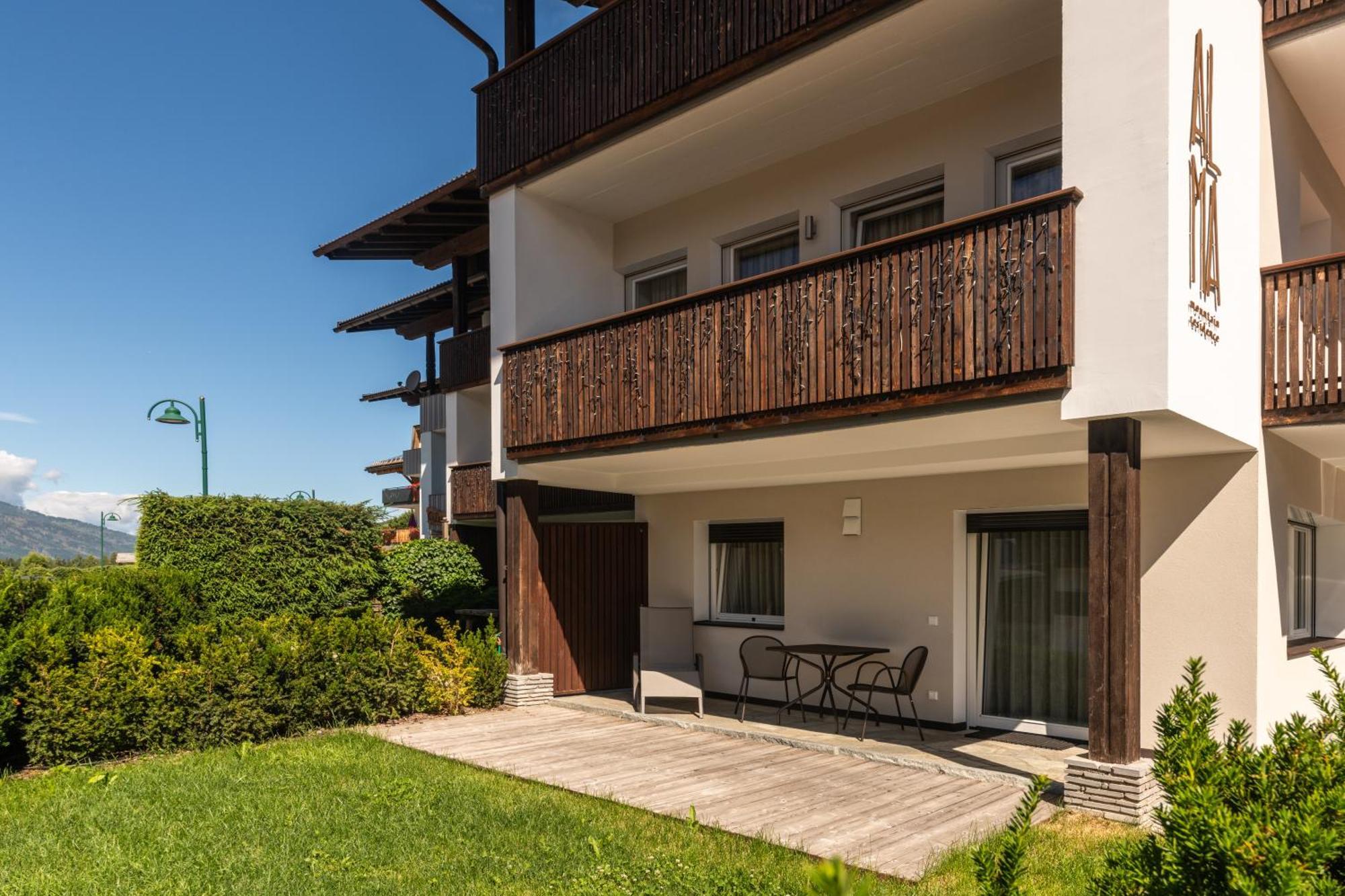 Alma Mountain Residence Dobbiaco Exterior photo